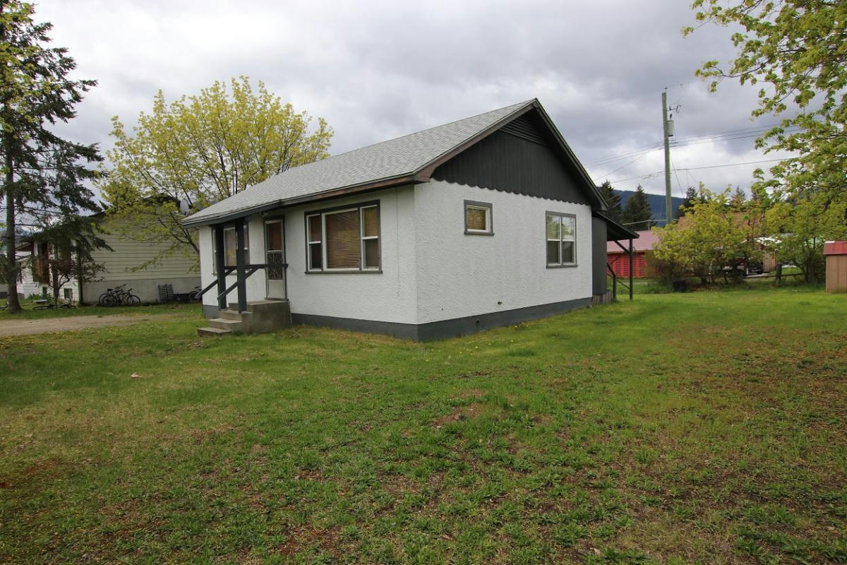 312 6TH AVENUE, Nakusp, BC V0G1R0 House For Sale RE/MAX 2465046