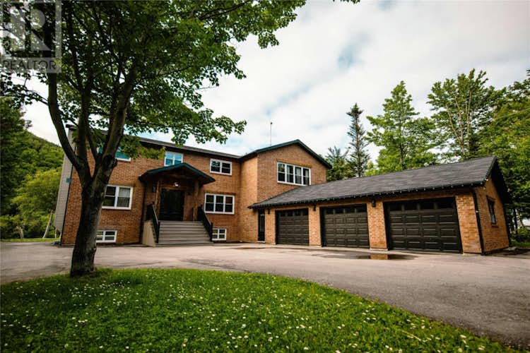 12 Forest Drive