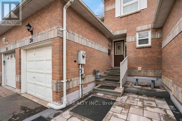 30 STEEPLEVIEW CRES
