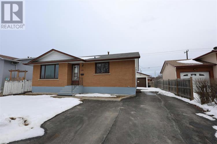 135 Bayberry CRES