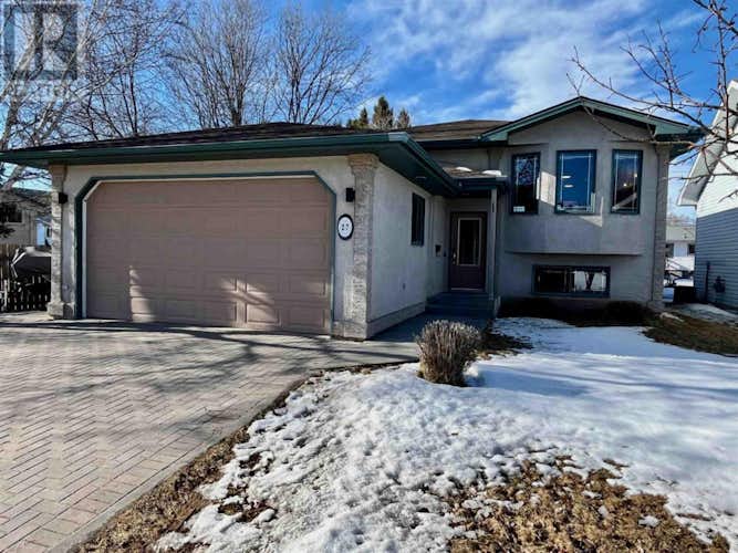 27 Clearwater CRES