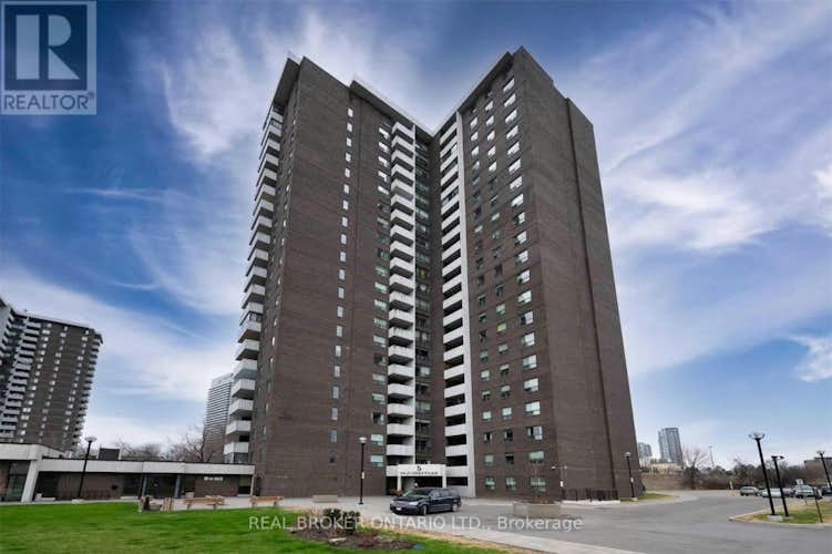 #1105 -5 OLD SHEPPARD AVE
