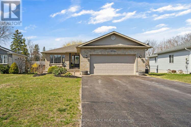 12 STONEGATE CRES