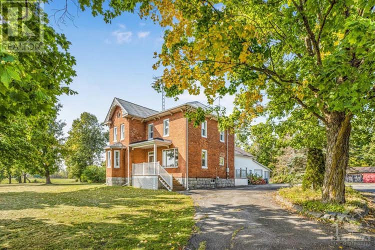 1167 ALFRED CONCESSION 5 ROAD