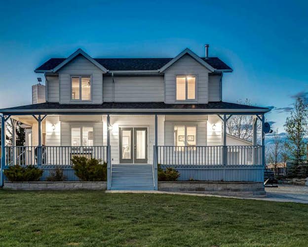 11 GLENMORE VIEW Place
