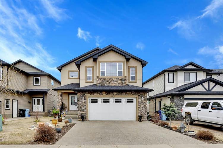 376 Fireweed Crescent