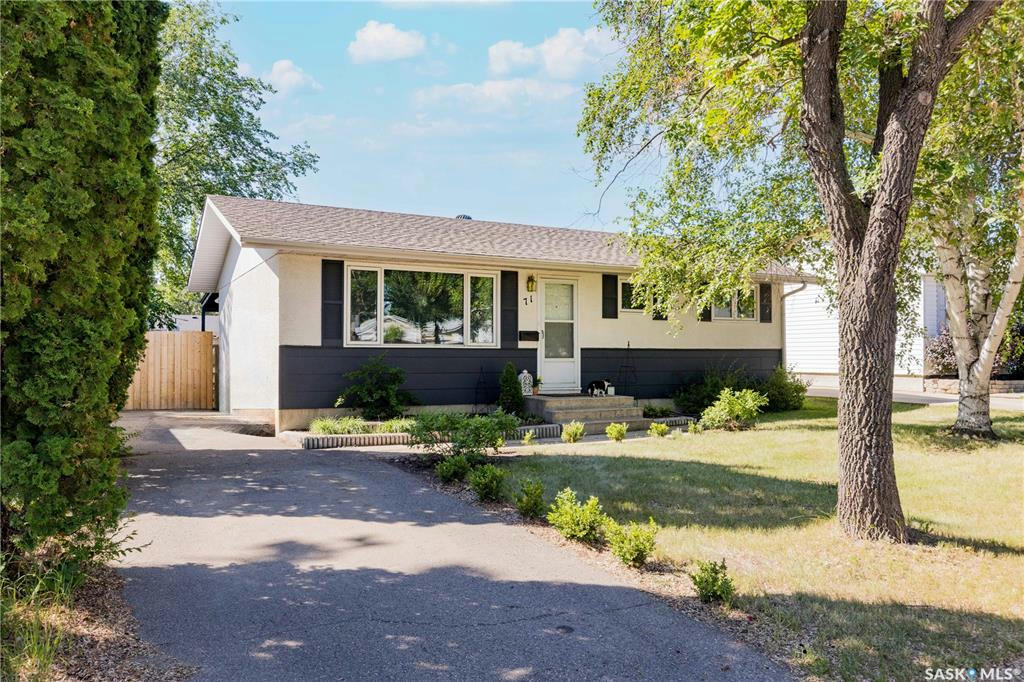 71 Confederation CRESCENT, Saskatoon, SK S7L 4V1 House For Sale RE