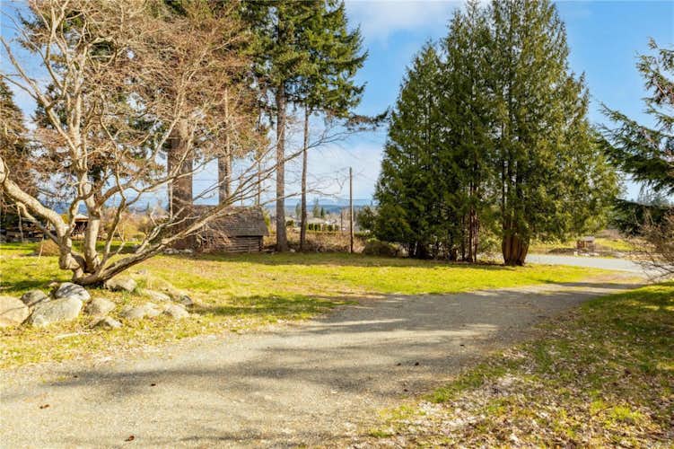 476 Old Petersen Rd, Campbell River BC V9W 3M9