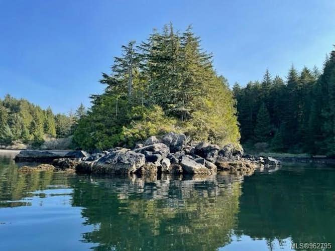 DL 1092 Clayoquot Island, Ucluelet BC V0R 3A0