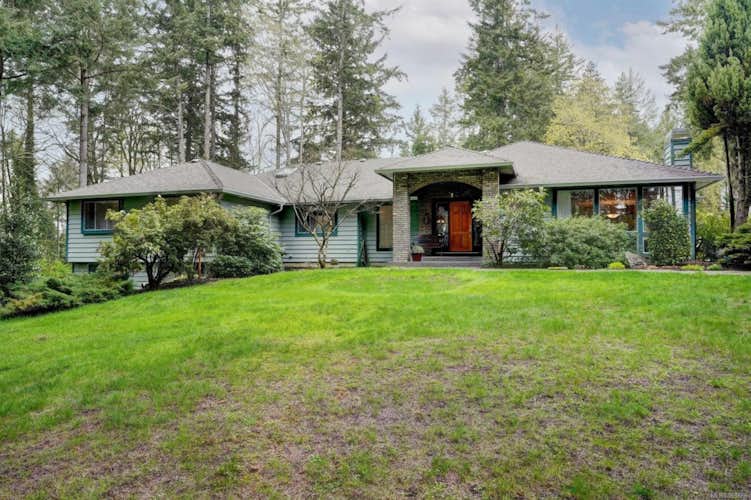 6363 Old West Saanich Rd, Central Saanich BC V8M 1W8