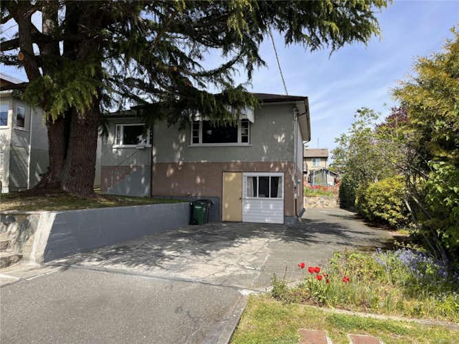 266 Sims Ave, Saanich BC V8Z 1K3