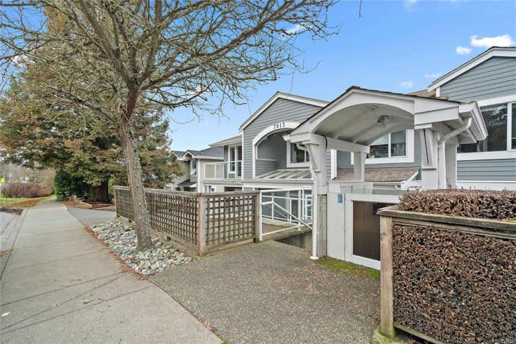 7013 East Saanich Rd, Central Saanich BC V8M 1Y3